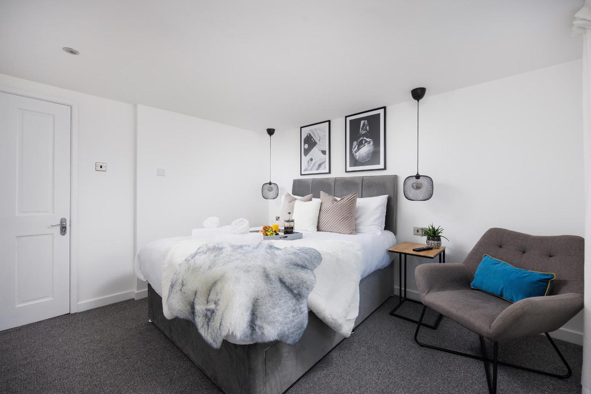 Boujis Central Plymouth Apartment - Sleeps 4 - Habita Property Экстерьер фото