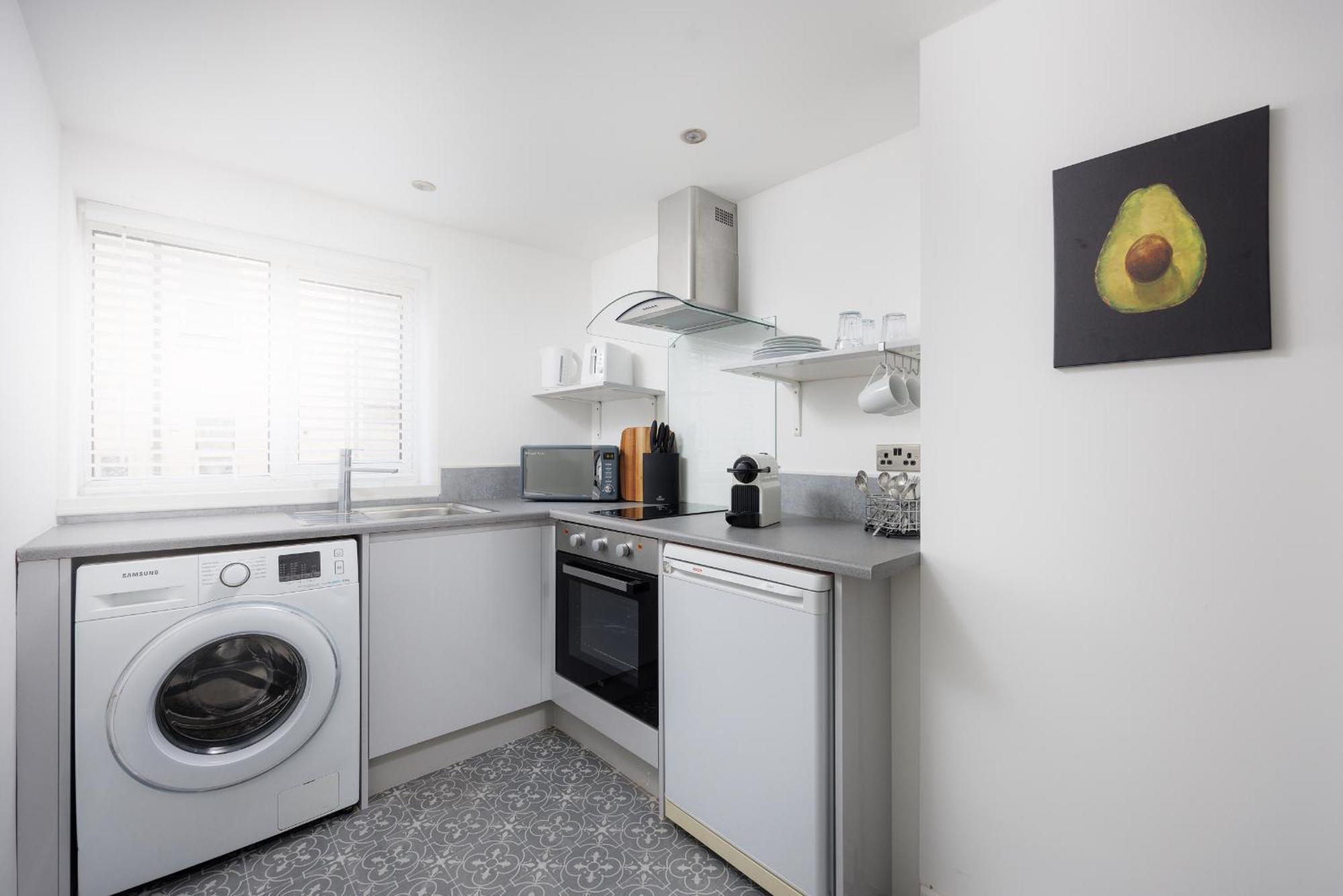 Boujis Central Plymouth Apartment - Sleeps 4 - Habita Property Экстерьер фото